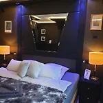 Miet-kamp Ruhig, Zentral, Nahe Messe, Ausgefallenes Design 2 Schlafzimmer *