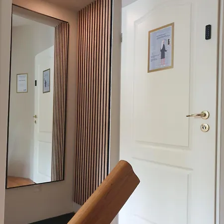 Miet-kamp Ruhig, Zentral, Nahe Messe, Ausgefallenes Design 2 Schlafzimmer Apartment *