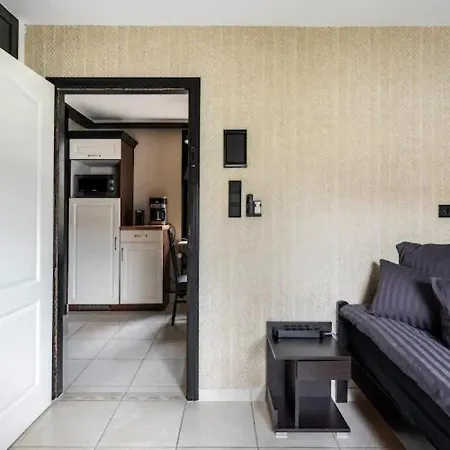 Miet-kamp Ruhig, Zentral, Nahe Messe, Ausgefallenes Design 2 Schlafzimmer * برلين