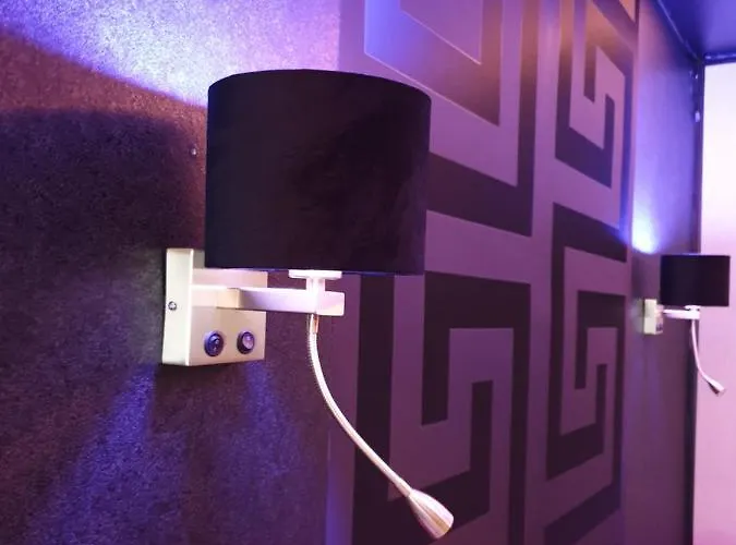 Miet-kamp Ruhig, Zentral, Nahe Messe, Ausgefallenes Design 2 Schlafzimmer