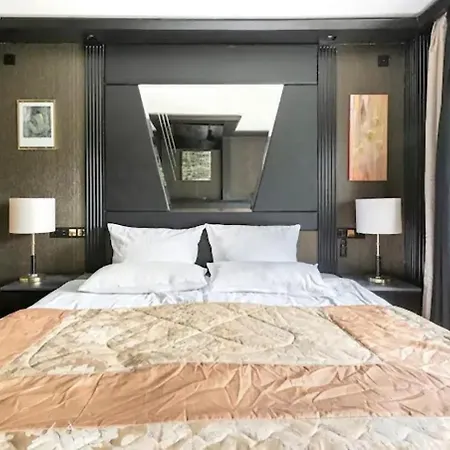 Miet-kamp Ruhig, Zentral, Nahe Messe, Ausgefallenes Design 2 Schlafzimmer Lägenhet *