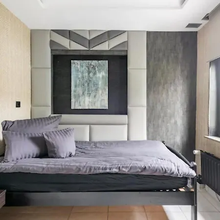 Miet-kamp Ruhig, Zentral, Nahe Messe, Ausgefallenes Design 2 Schlafzimmer