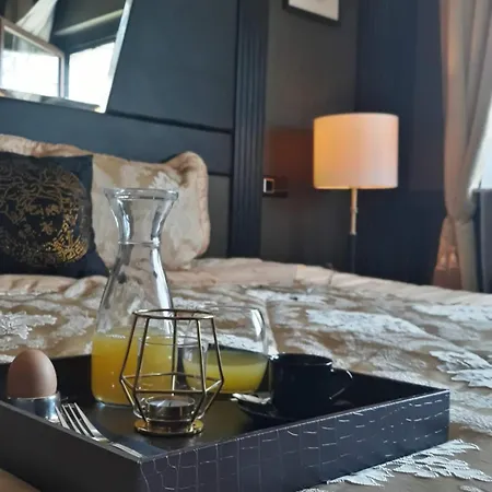 Miet-kamp Ruhig, Zentral, Nahe Messe, Ausgefallenes Design 2 Schlafzimmer