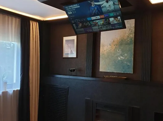 Miet-kamp Ruhig, Zentral, Nahe Messe, Ausgefallenes Design 2 Schlafzimmer Apartment Berlin