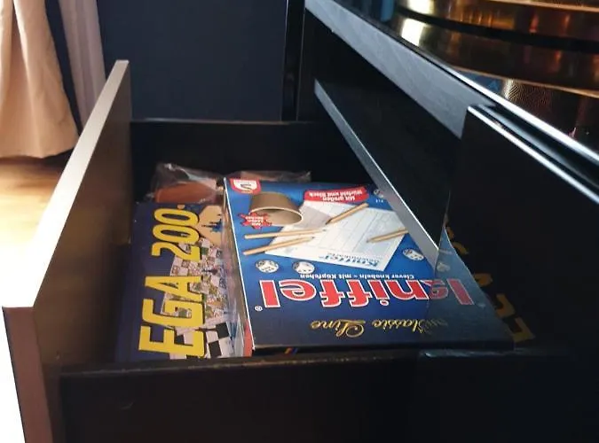 Miet-kamp Ruhig, Zentral, Nahe Messe, Ausgefallenes Design 2 Schlafzimmer * برلين