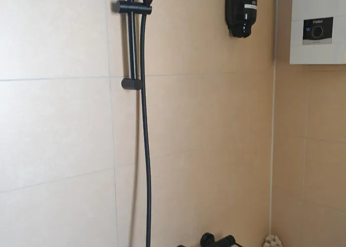 Miet-kamp Ruhig, Zentral, Nahe Messe, Ausgefallenes Design 2 Schlafzimmer *