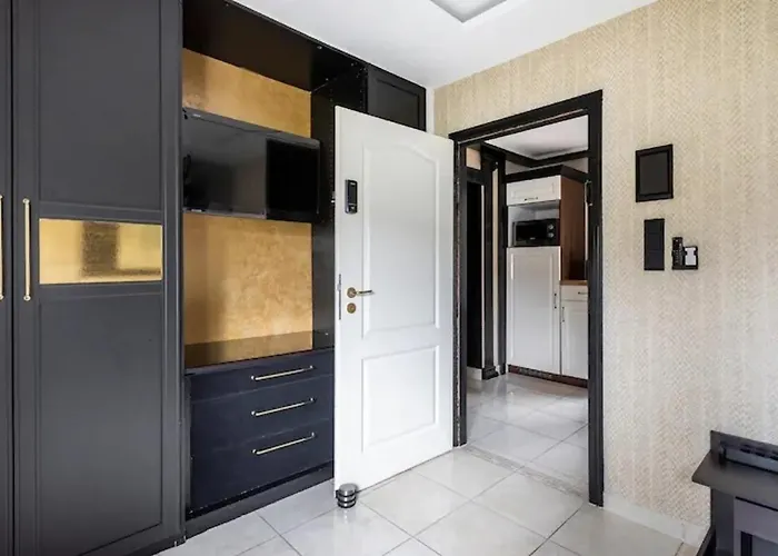 Miet-kamp Ruhig, Zentral, Nahe Messe, Ausgefallenes Design 2 Schlafzimmer *