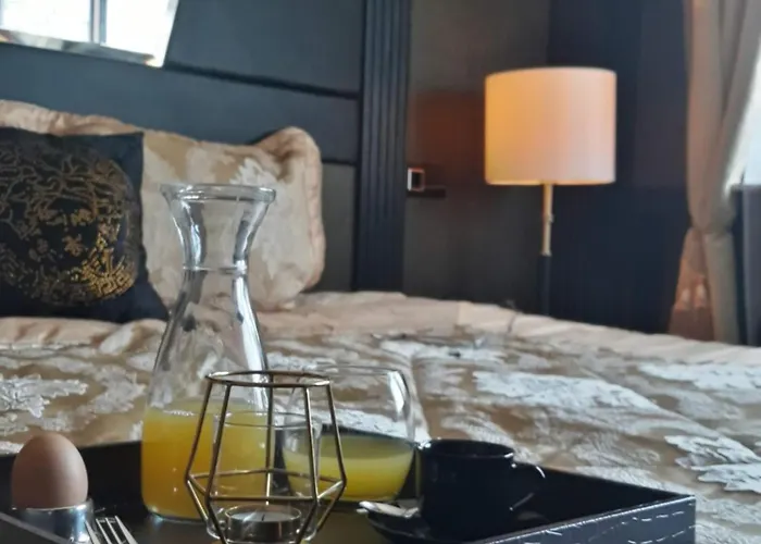 Miet-kamp Ruhig, Zentral, Nahe Messe, Ausgefallenes Design 2 Schlafzimmer